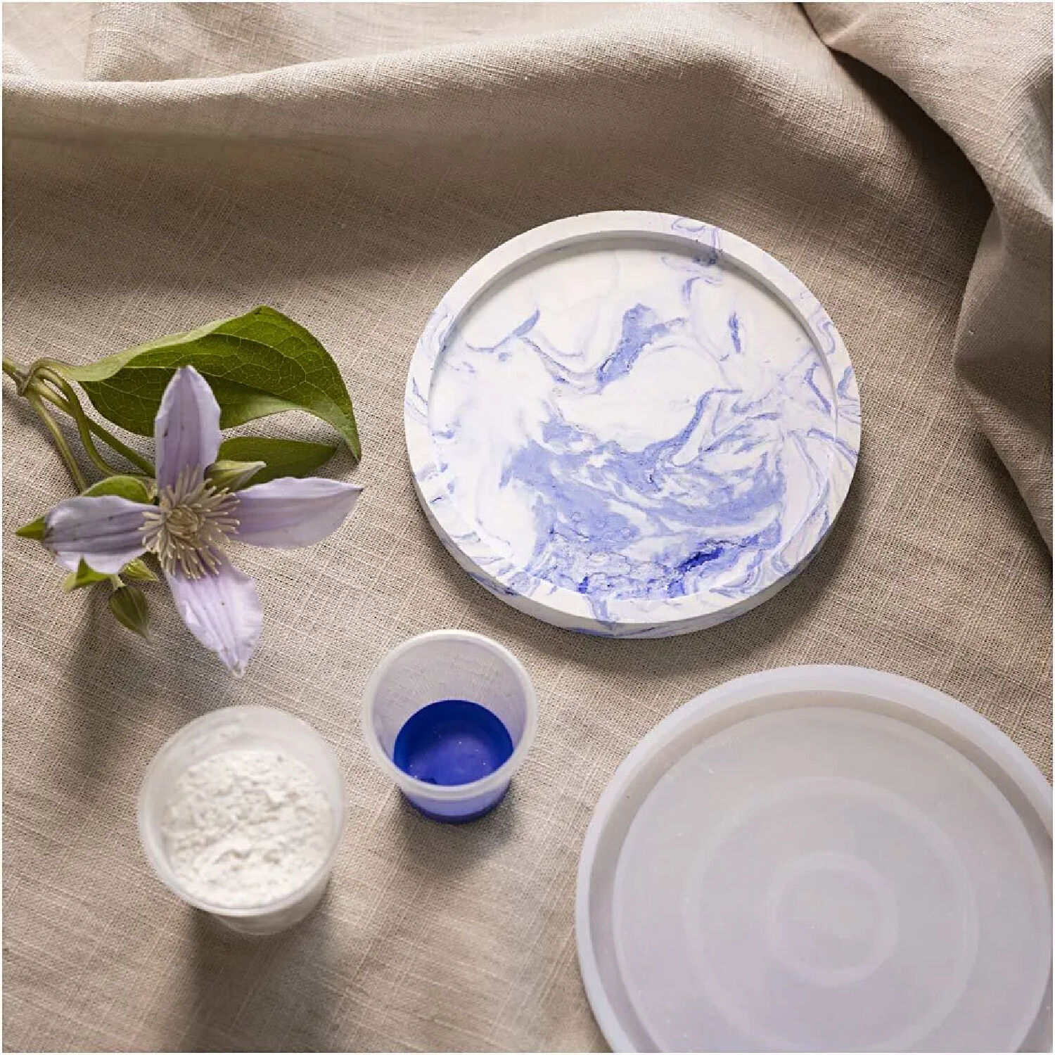 NEU Kreativ-Set Harzgieen, Rundes Tablett mit Marmorierung, Blau, Wei Bild 3