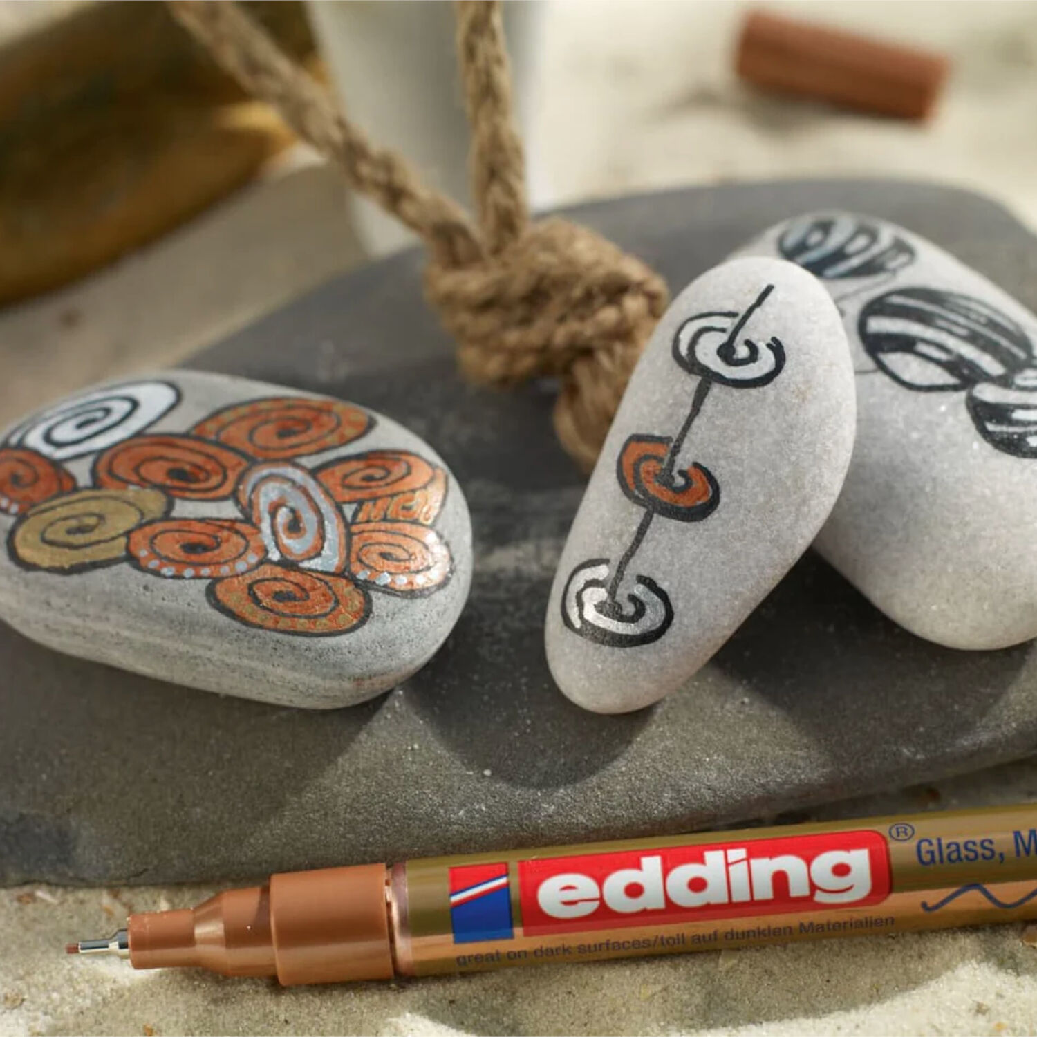 Edding 780 Paintmarker-Set 0,8mm, weiss, gold, silber Bild 5