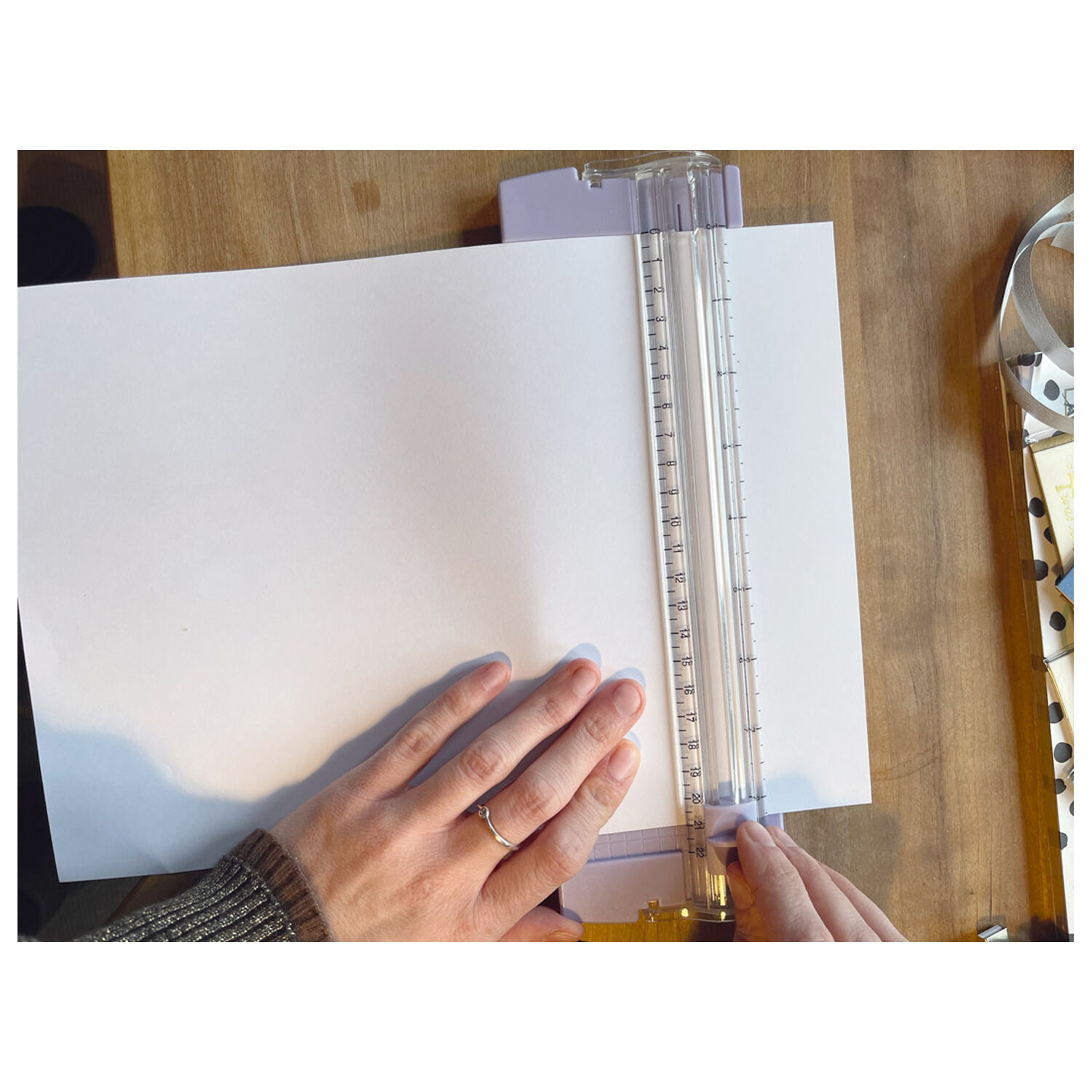 NEU Tragbarer Papierschneider fr Formate bis DIN A4 Gre inkl. ausklappbarem Lineal Bild 5