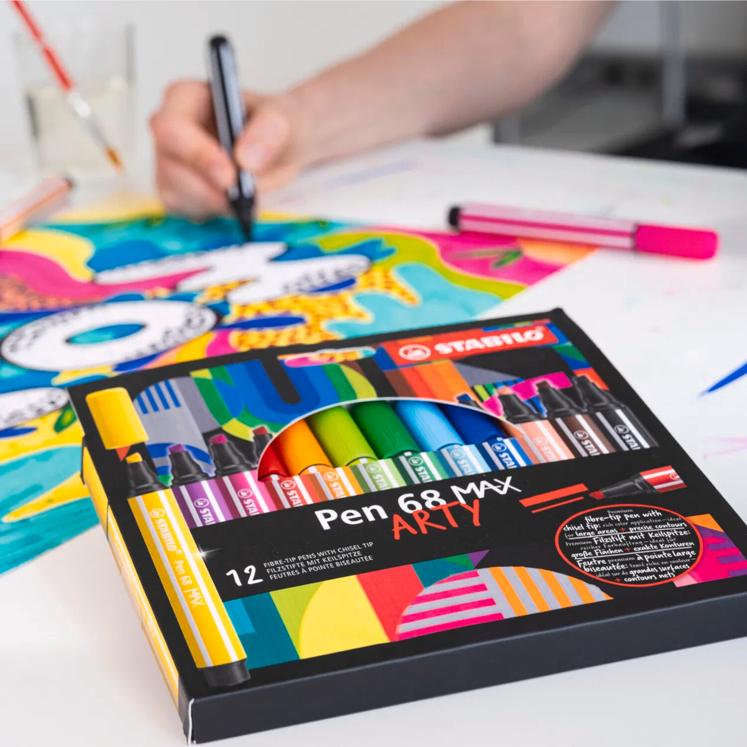 STABILO Pen 68 MAX, Premium-Filzstift mit Keilspitze, 12er Etui ARTY Bild 3