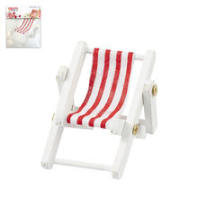 Mini Liegestuhl rot-weiß aus Holz, 5x3,5cm