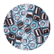 Rocailles-Wrfel-Perlen Itoshii Cube, 3 x 3 mm, 6 g, Blau mit Einzug Lila